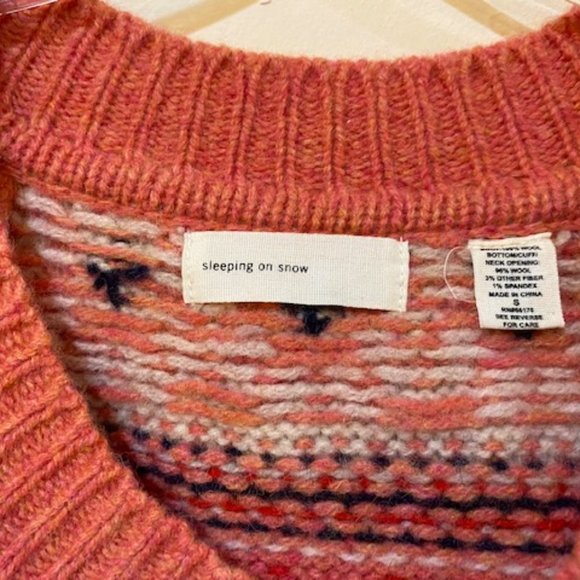 Adorable Puff Sleeve Sweater Sleeping on Snow / Anthropologie - Picture 4 of 6